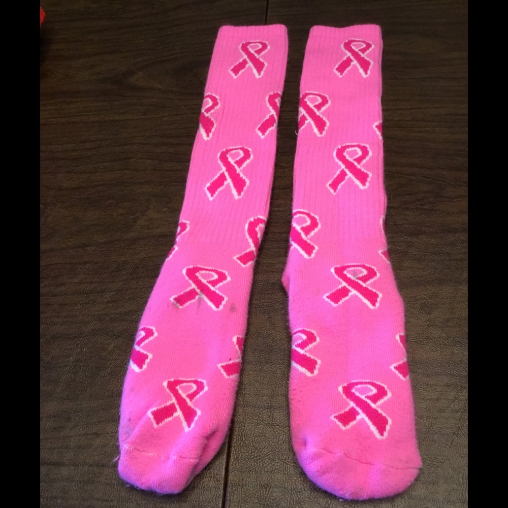 Breast cancer awareness soccer socks Sz medium
